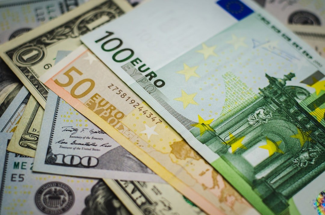 Commodity Currencies AUD and CAD: How Iron Ore and Oil Are Shaping Currency Movements