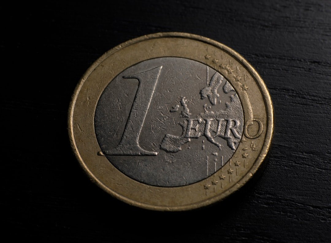 EUR/JPY Forecast: Plummets Below 100-Day SMA, Targeting 183