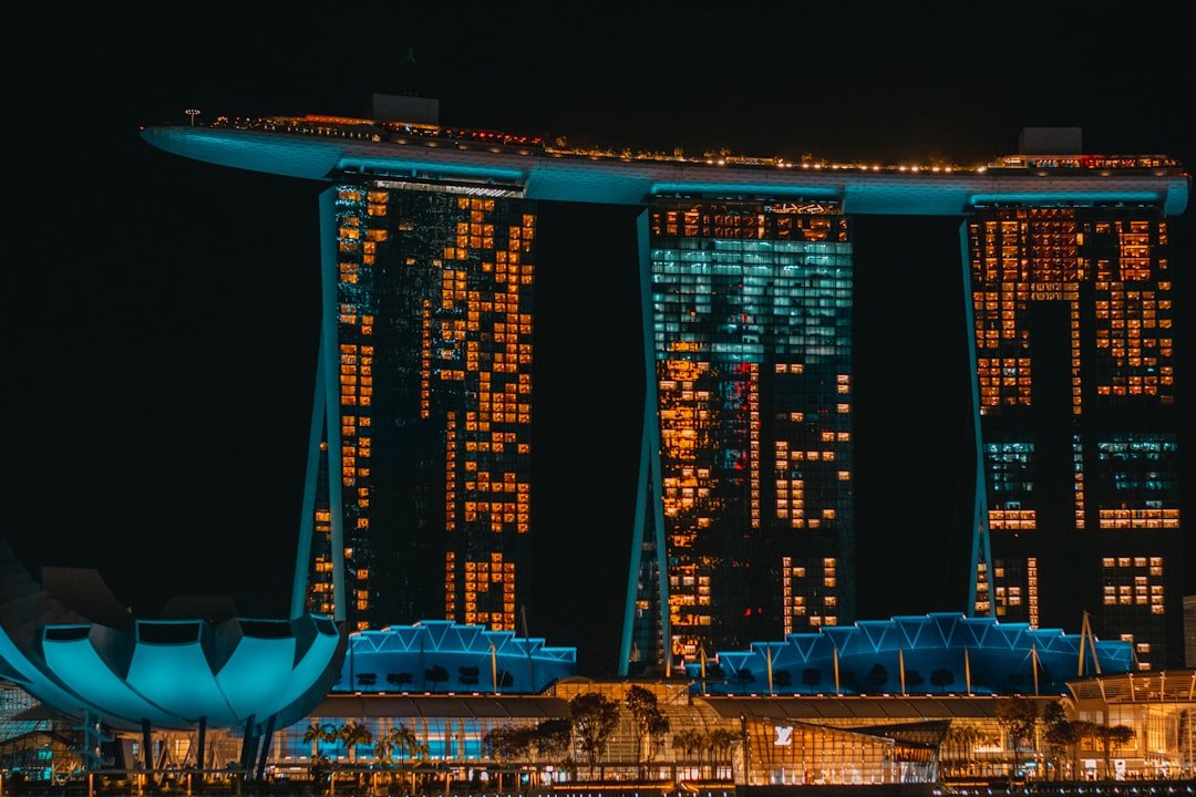 USD/SGD Forecast: Mild Bullish Sentiment with Key Levels to Watch