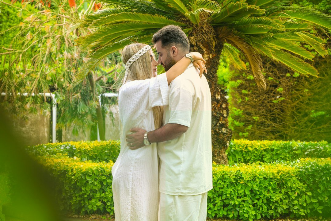 Navigating Wealth Disparities: Should Financial Independence Fund a Spouse's Retirement?
