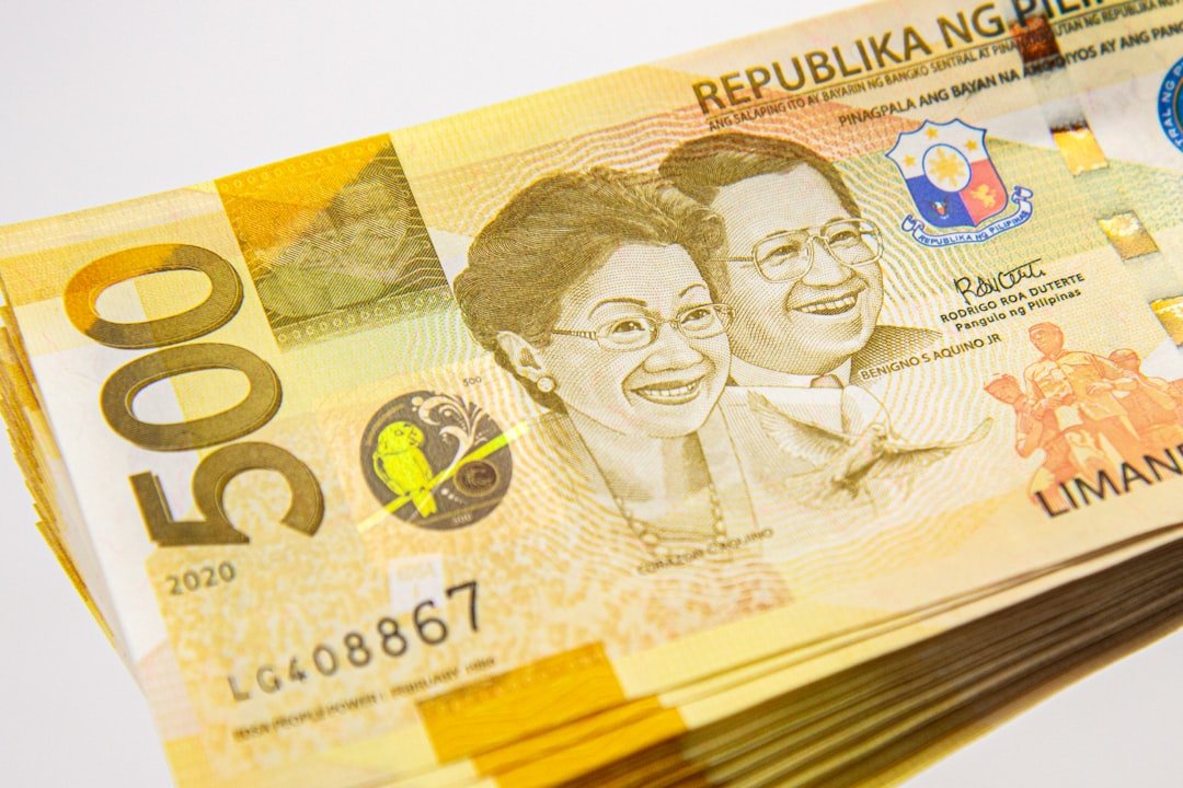 Philippine Peso Gains Ground as BSP Tightening Path Emerges Amid Easing Inflation