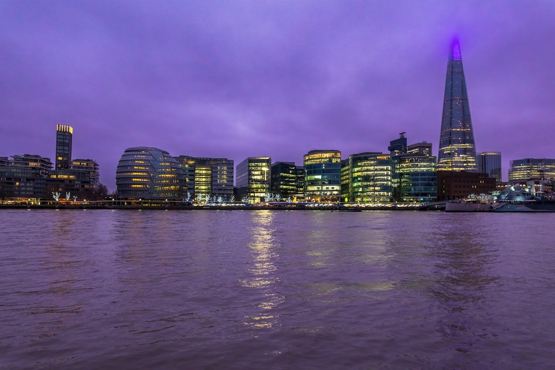 British Pound Remains Steady Despite Soft PCE Data